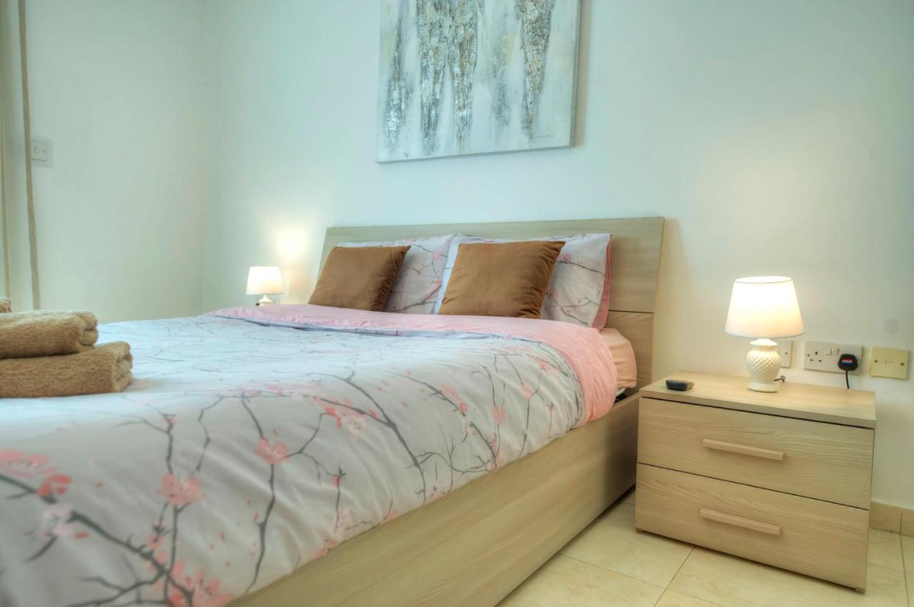 Modern 3Br Stylish & Spacious Apartment - Close To Sliema Promenade Gzira Buitenkant foto