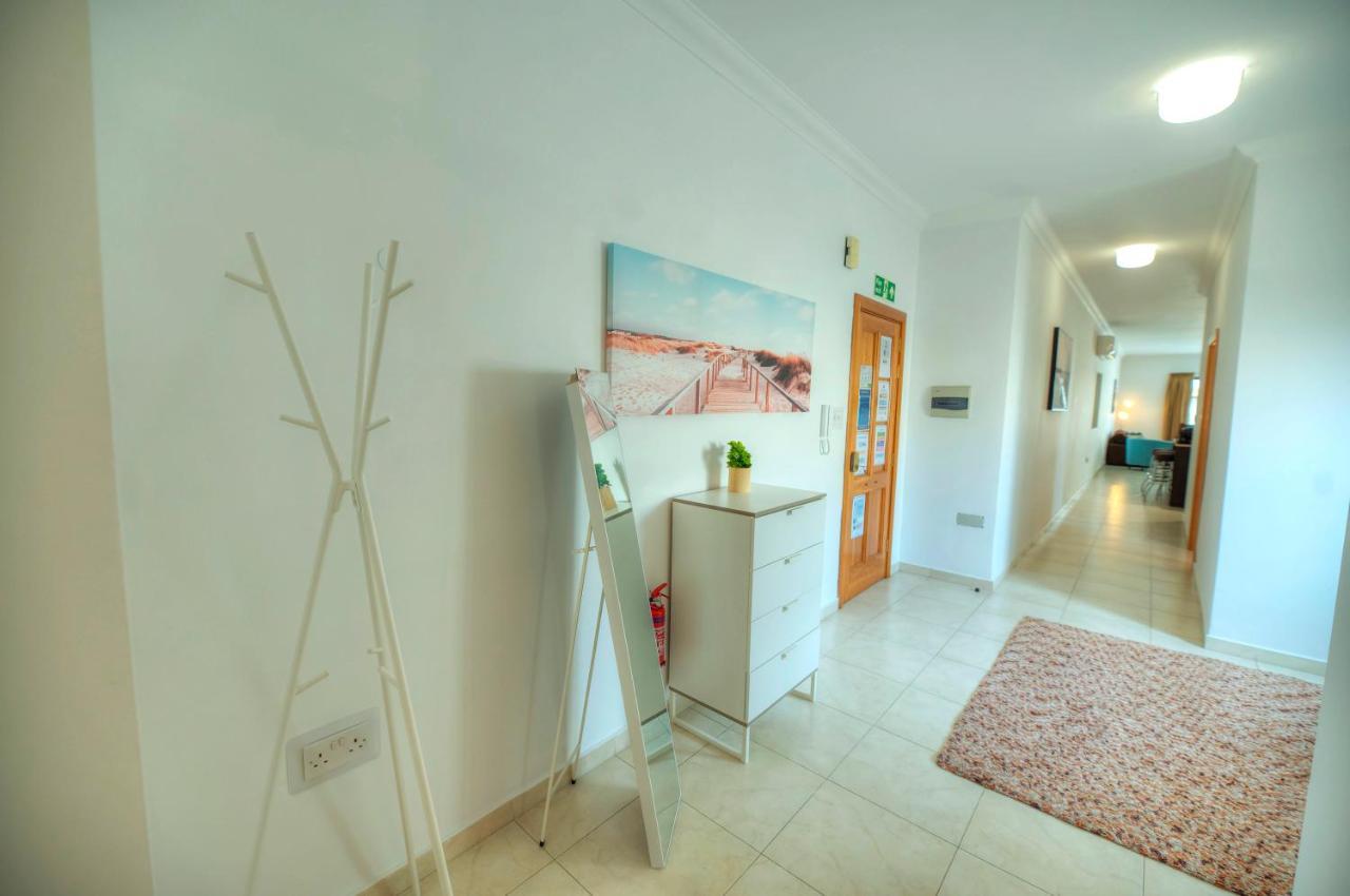 Modern 3Br Stylish & Spacious Apartment - Close To Sliema Promenade Gzira Buitenkant foto