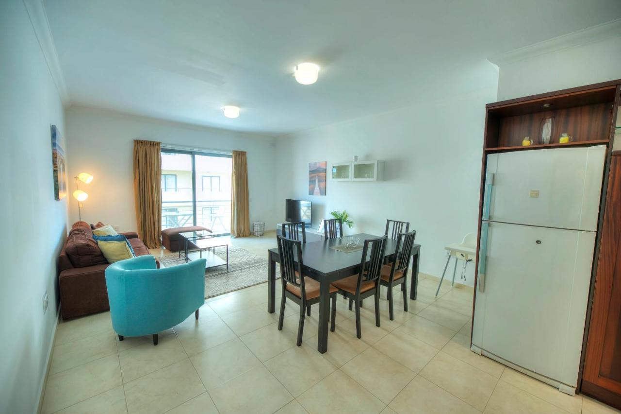 Modern 3Br Stylish & Spacious Apartment - Close To Sliema Promenade Gzira Buitenkant foto
