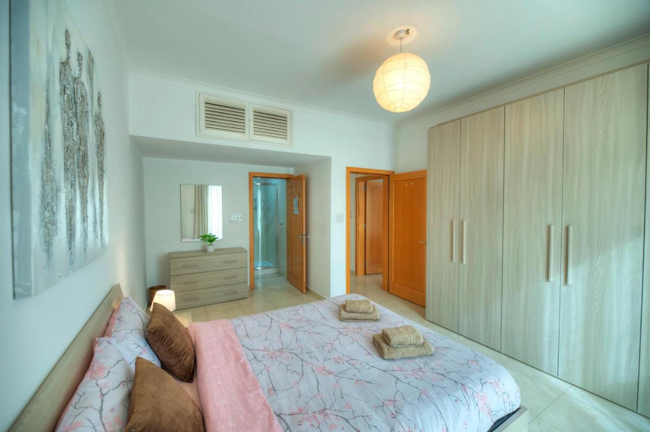 Modern 3Br Stylish & Spacious Apartment - Close To Sliema Promenade Gzira Buitenkant foto