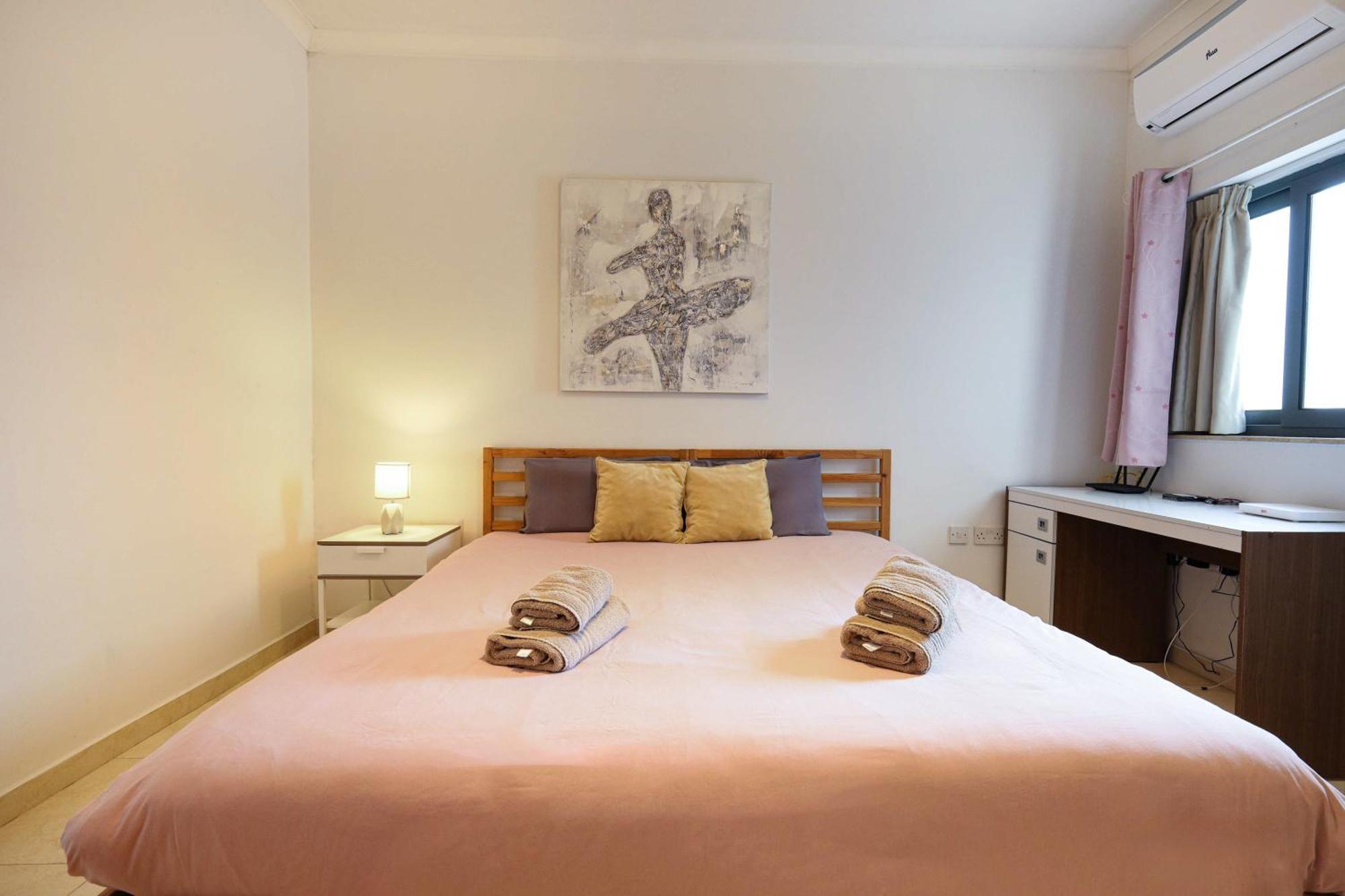 Modern 3Br Stylish & Spacious Apartment - Close To Sliema Promenade Gzira Buitenkant foto