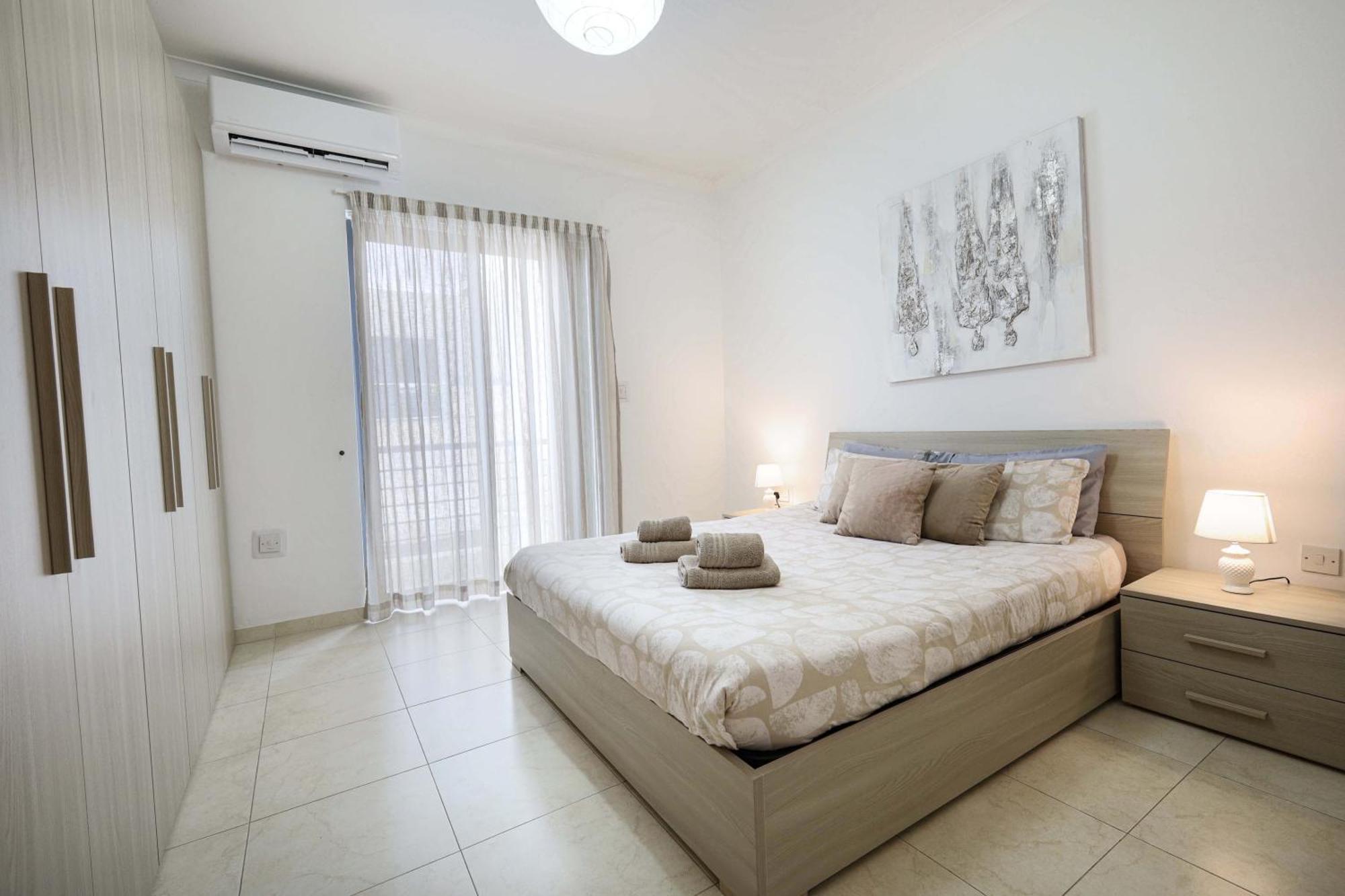 Modern 3Br Stylish & Spacious Apartment - Close To Sliema Promenade Gzira Buitenkant foto