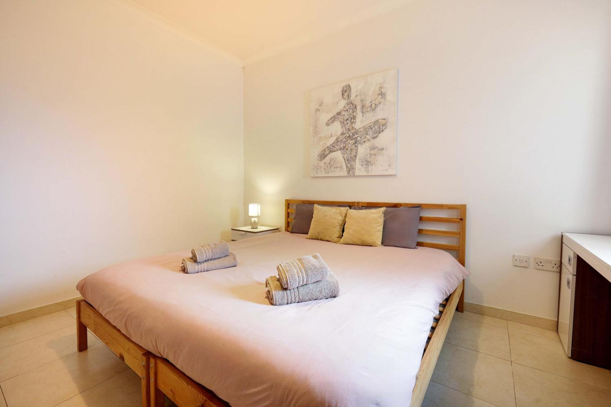 Modern 3Br Stylish & Spacious Apartment - Close To Sliema Promenade Gzira Buitenkant foto