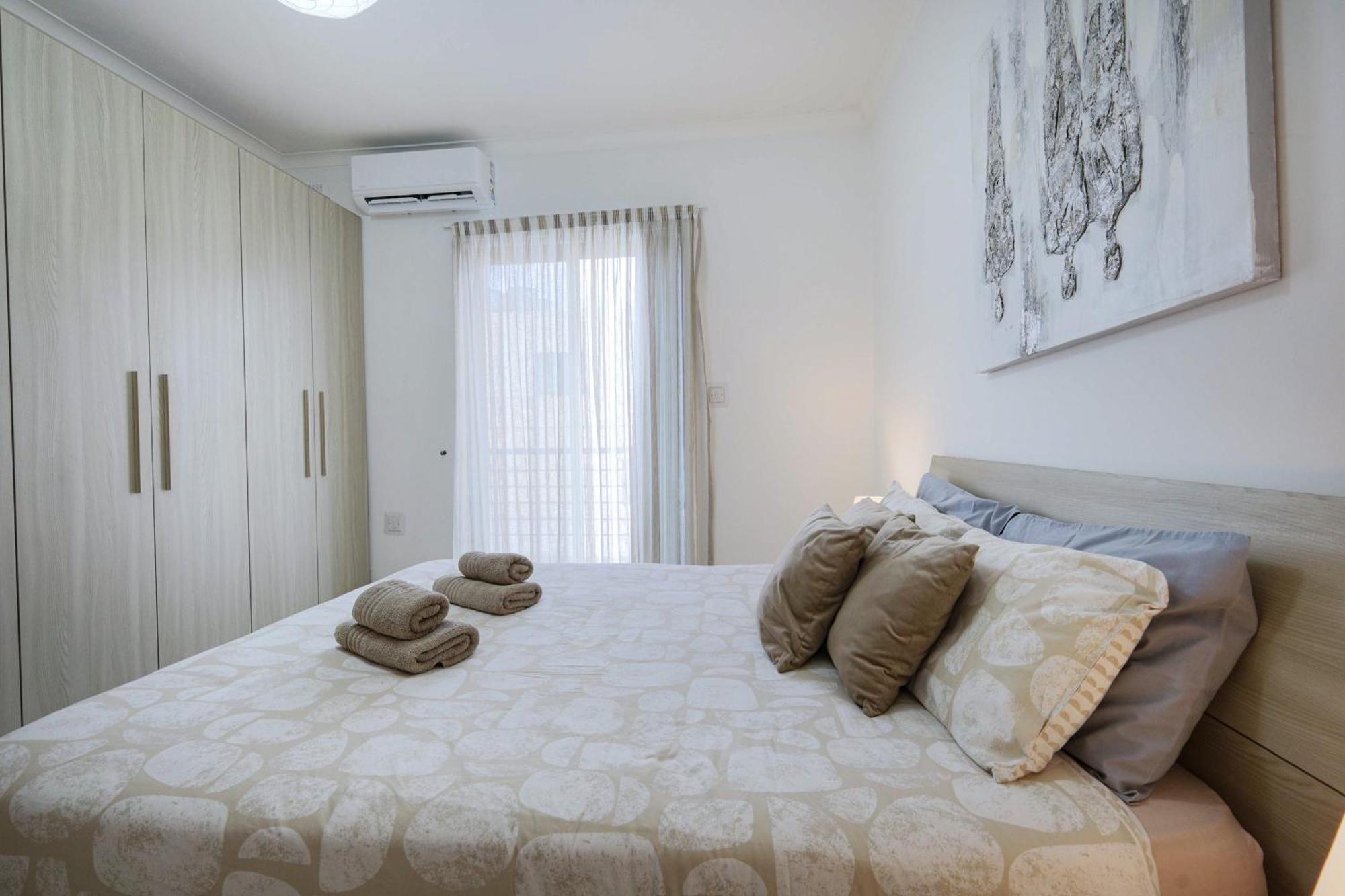 Modern 3Br Stylish & Spacious Apartment - Close To Sliema Promenade Gzira Buitenkant foto