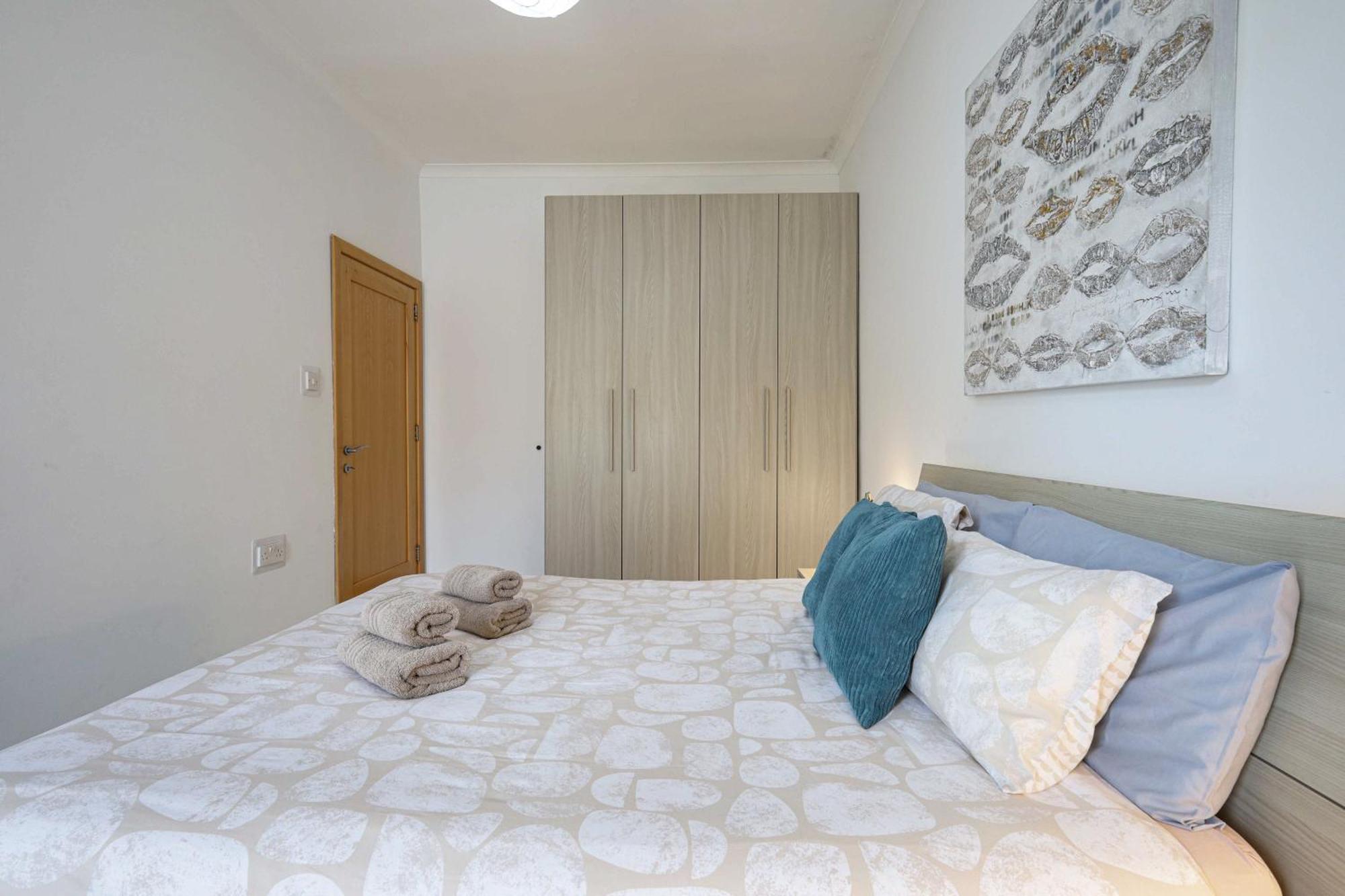 Modern 3Br Stylish & Spacious Apartment - Close To Sliema Promenade Gzira Buitenkant foto