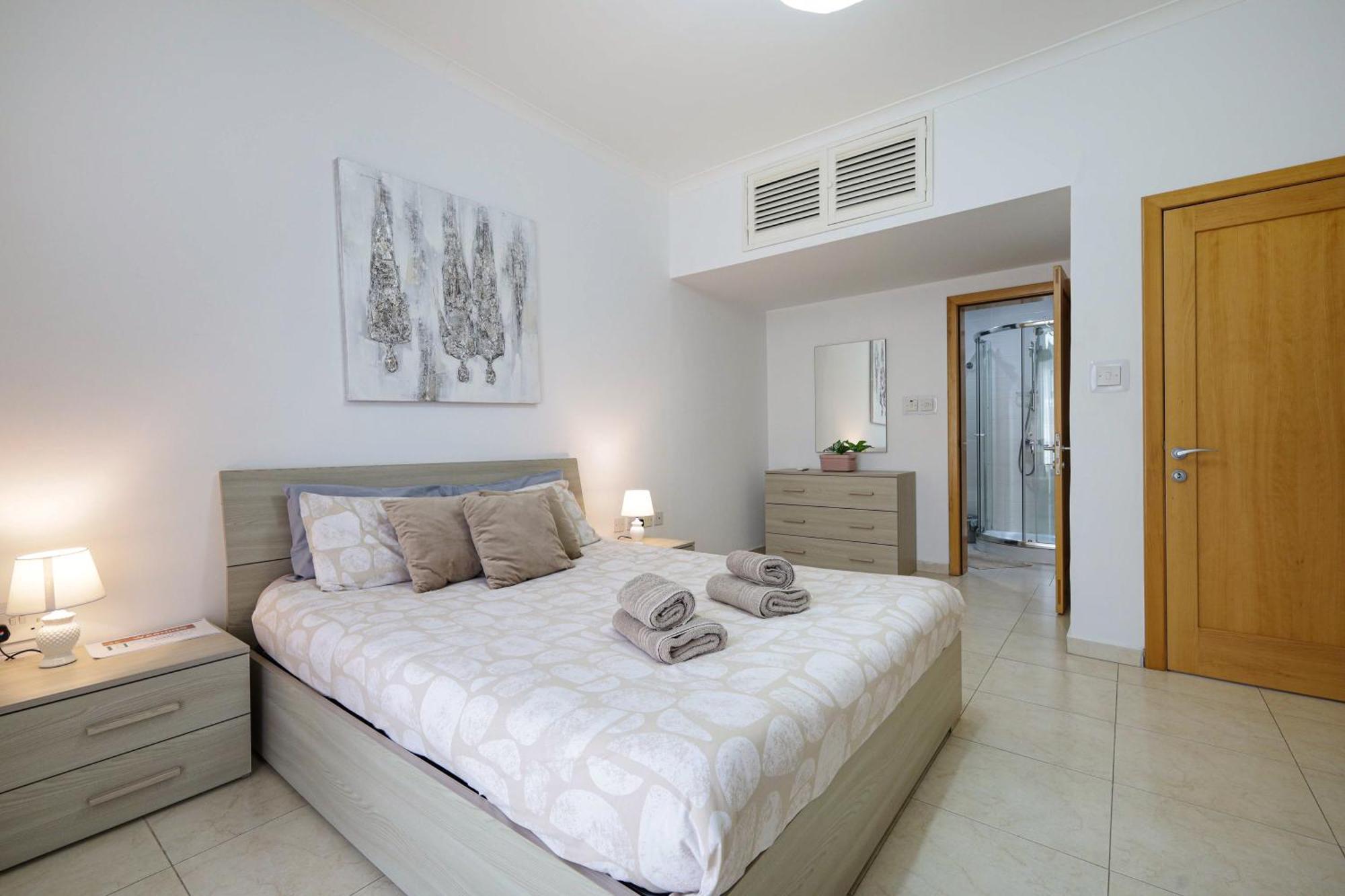 Modern 3Br Stylish & Spacious Apartment - Close To Sliema Promenade Gzira Buitenkant foto