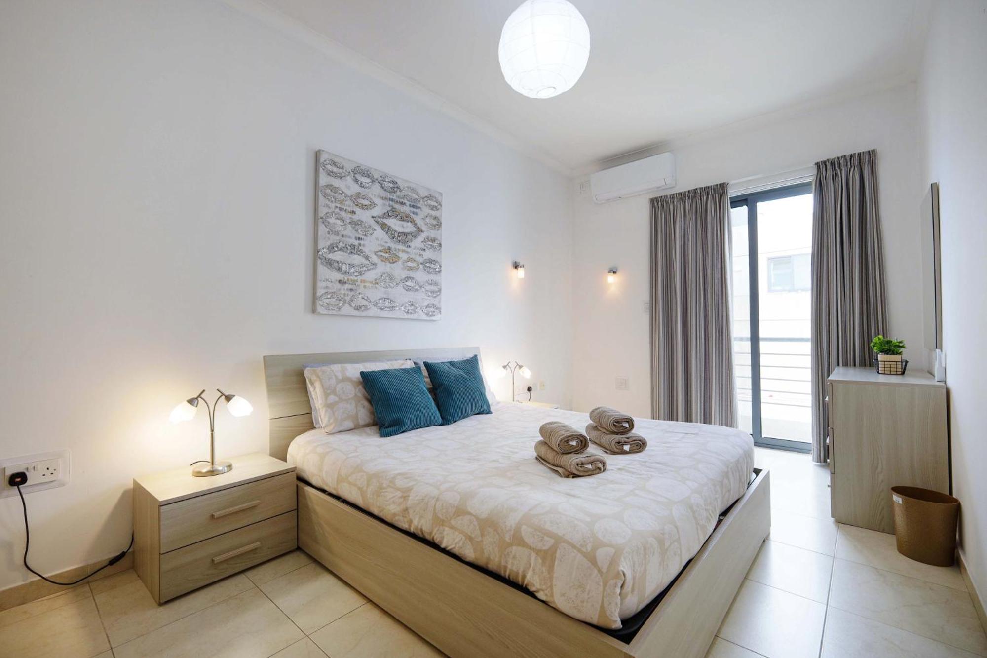 Modern 3Br Stylish & Spacious Apartment - Close To Sliema Promenade Gzira Buitenkant foto