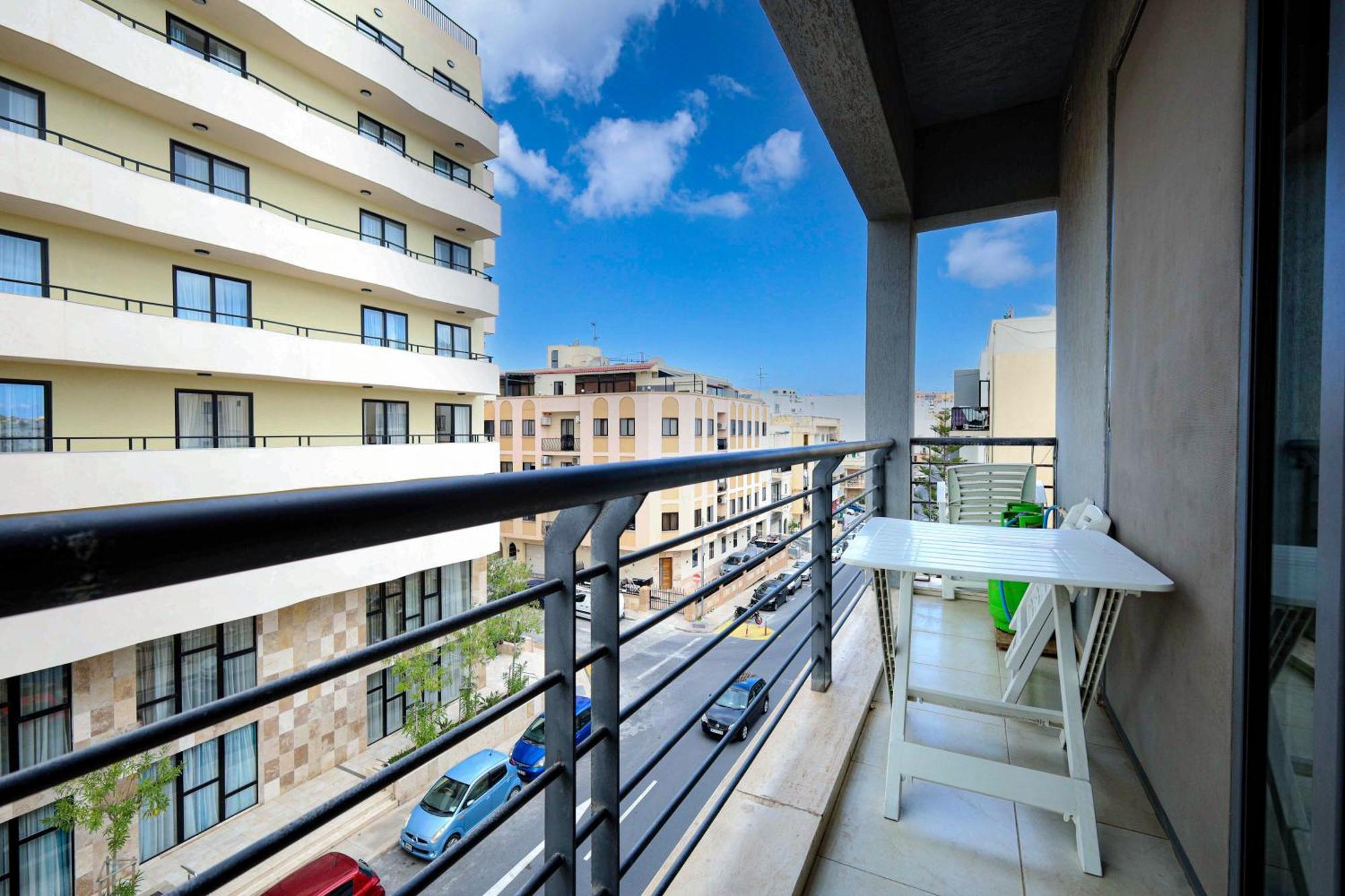 Modern 3Br Stylish & Spacious Apartment - Close To Sliema Promenade Gzira Buitenkant foto