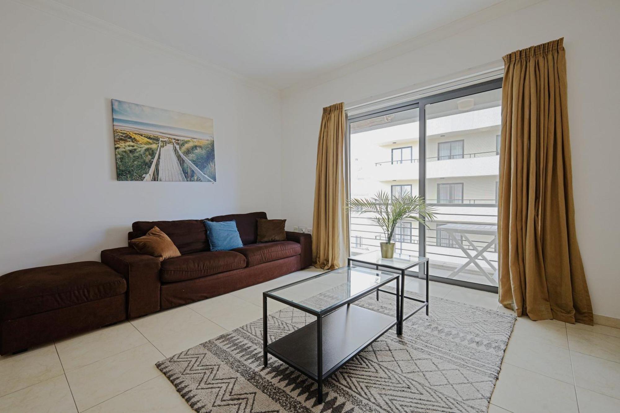 Modern 3Br Stylish & Spacious Apartment - Close To Sliema Promenade Gzira Buitenkant foto