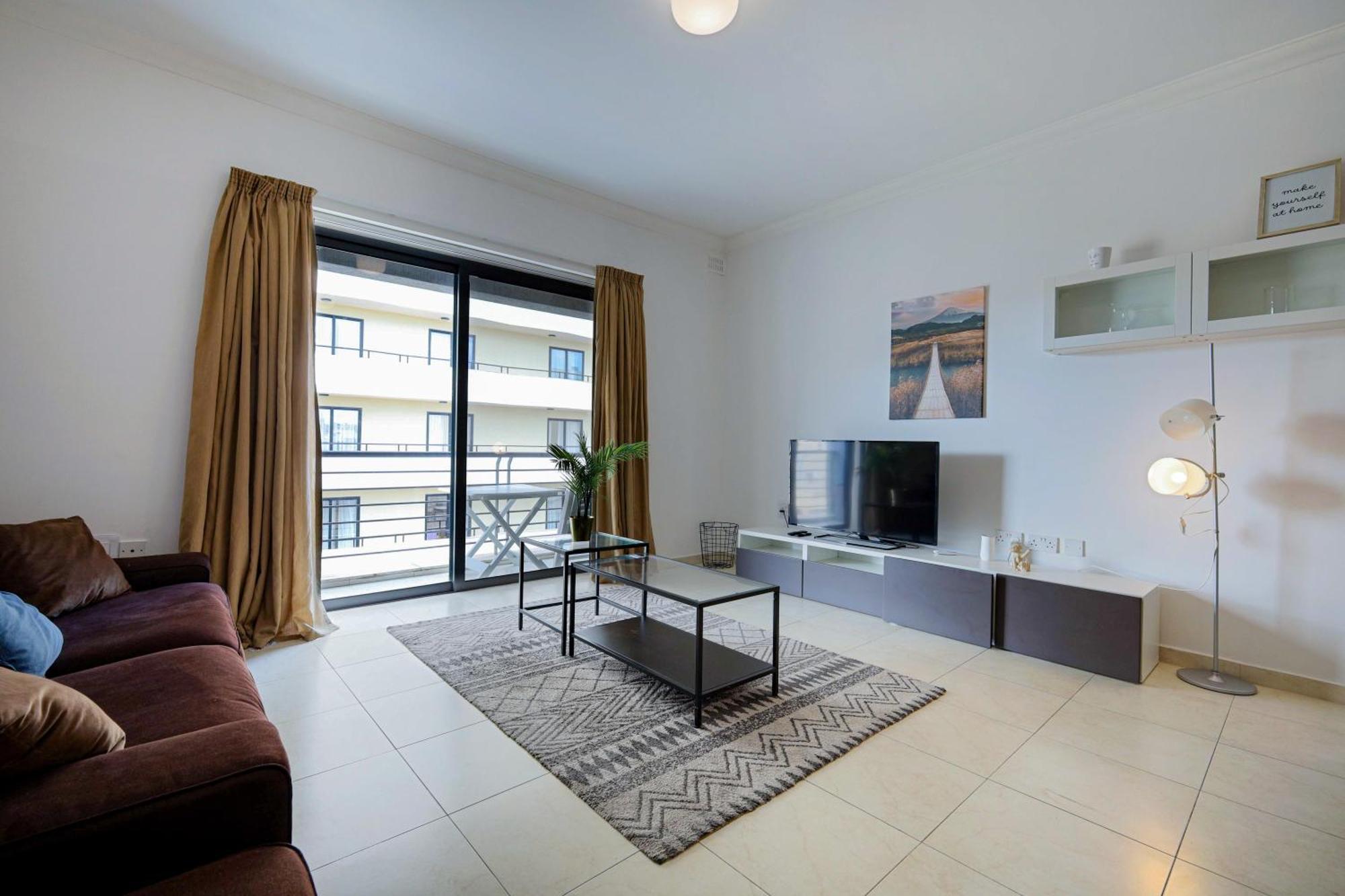 Modern 3Br Stylish & Spacious Apartment - Close To Sliema Promenade Gzira Buitenkant foto