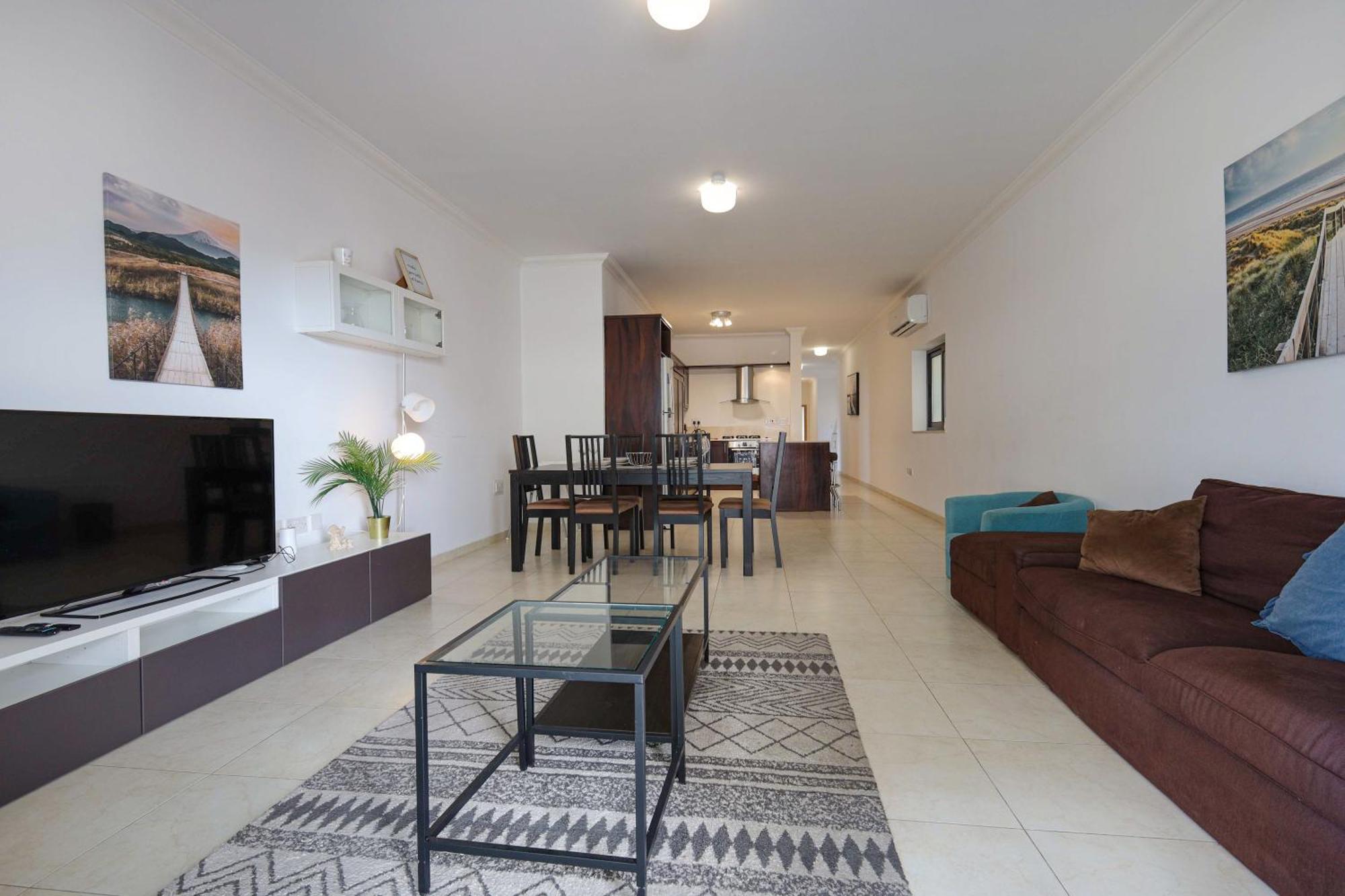 Modern 3Br Stylish & Spacious Apartment - Close To Sliema Promenade Gzira Buitenkant foto